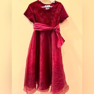 I.N. Girl.  Size 6x Burgundy Color